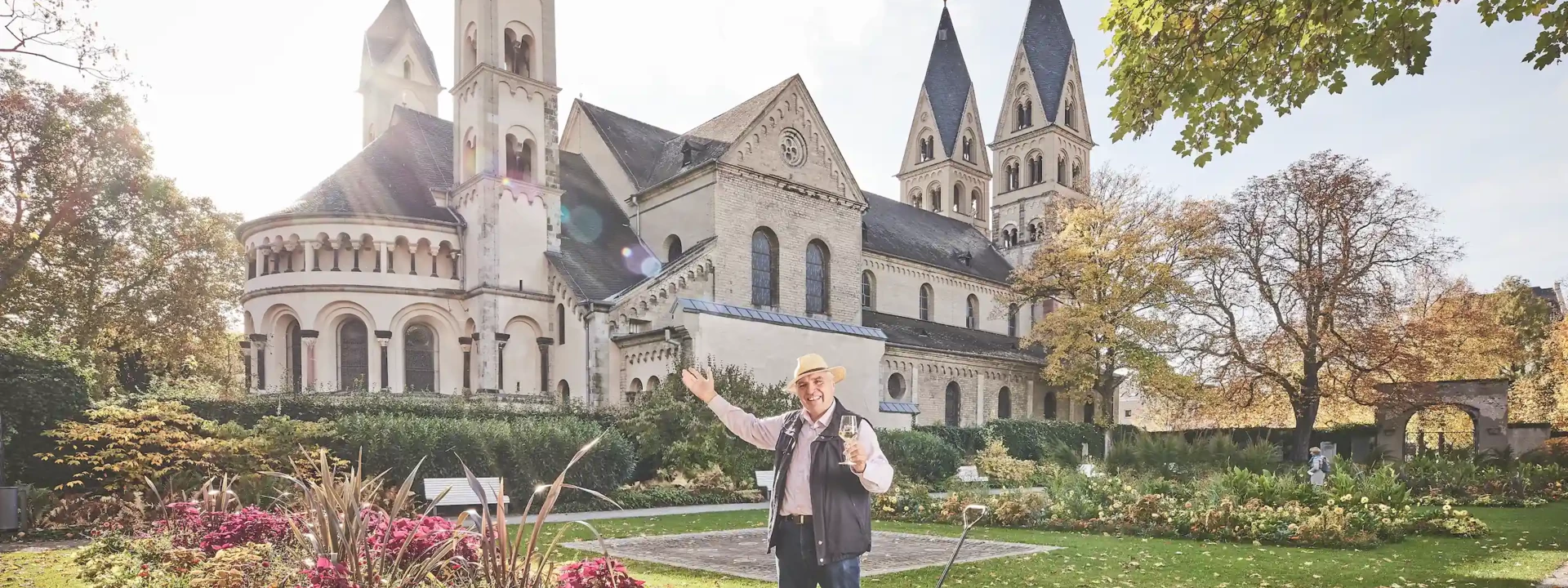 Gids met handkar voor St. Kastor  &copy; Koblenz-Touristik GmbH, Picture Colada 