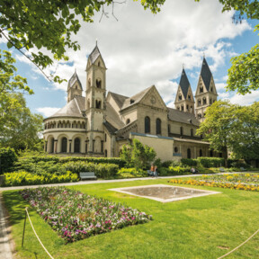 Ansicht der Basilika St. Kastor aus Richtung Blumenhof © Koblenz-Touristik GmbH, Dominik Ketz