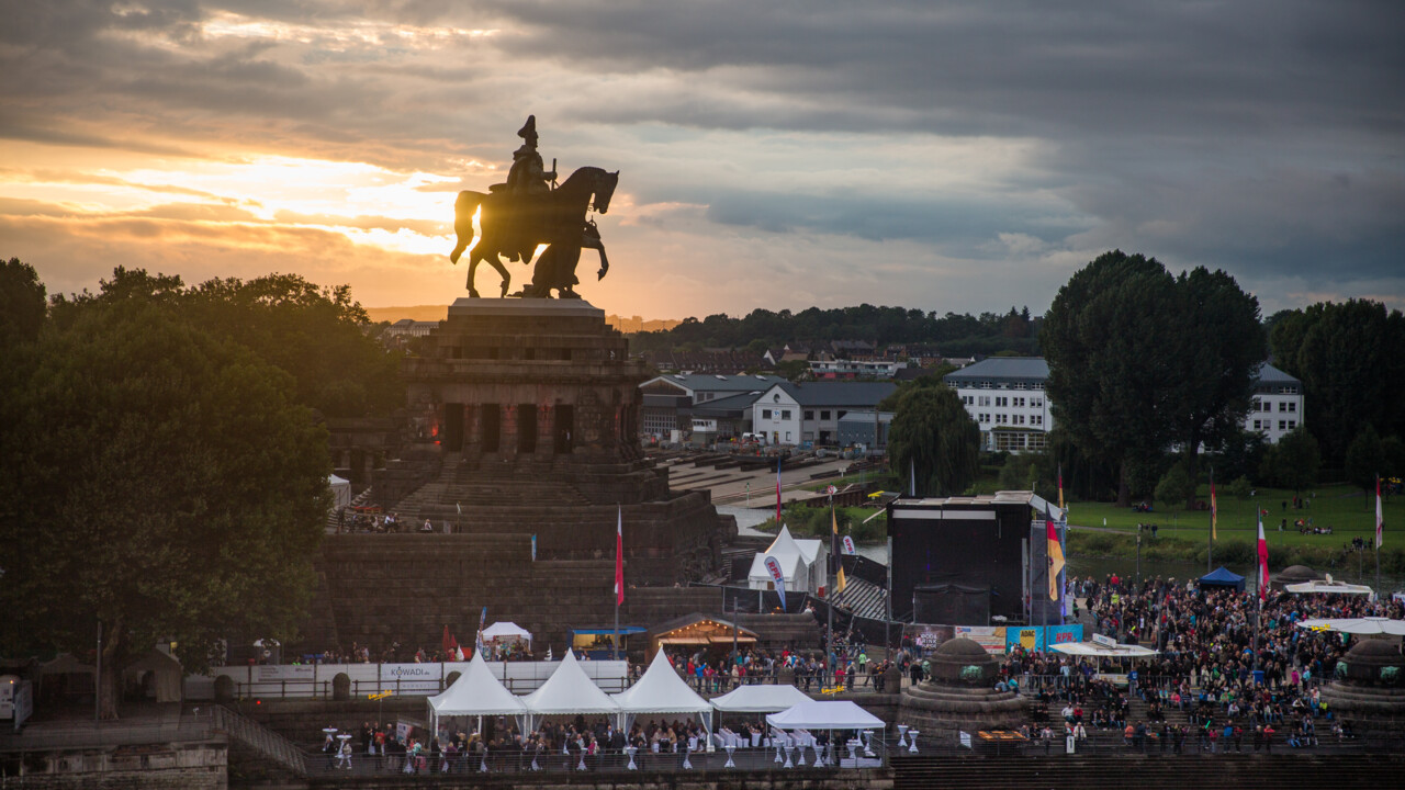 Deutsches Eck beim Koblenzer Sommerfest ©Koblenz-Touristik, Henry Tornow