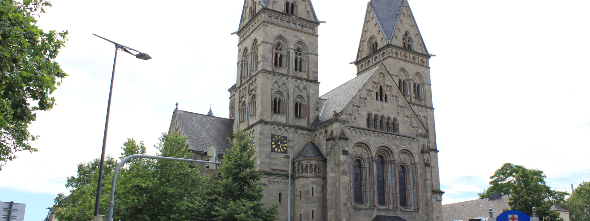 Frontansicht der Herz-Jesu-Kirche in Koblenz ©Koblenz-Touristik GmbH