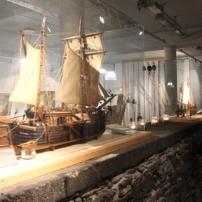 Ausstellung eines mittelalterlichen Schiffes im Rhein-Museum © Koblenz-Touristik GmbH