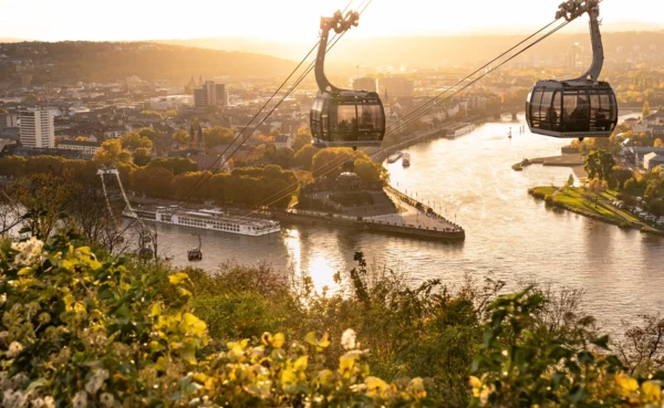 seilbahn_koblenz_c_bruchhof.webp © Johannes Bruchhof, Koblenz-Touristik GmbH Seilbahn Koblenz bei Abenddämmerung © Johannes Bruchhof, Koblenz-Touristik GmbH