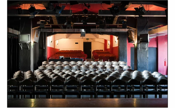 Bestühlung im Theatersaal der Kulturfabrik in Koblenz