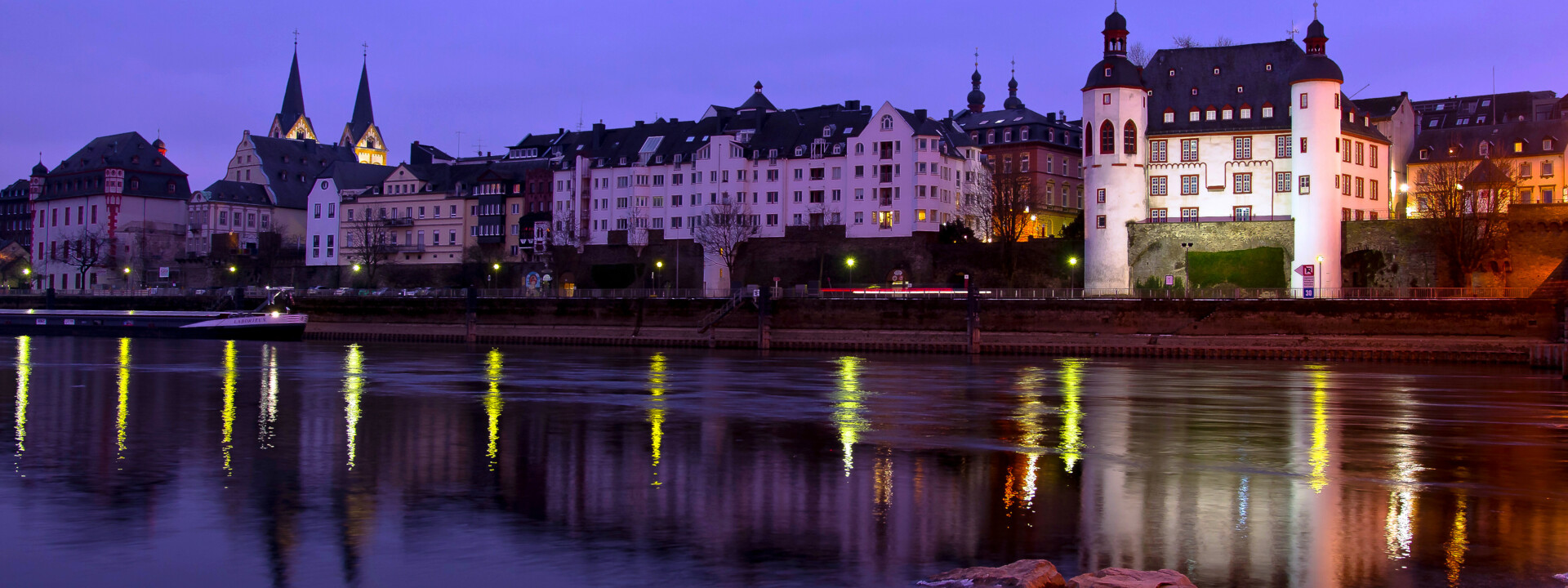 Abendfoto von der Alten Burg in Koblenz mit der Balduinbrücke und mit der Mosel im Vordergrund ©Koblenz-Touristik GmbH, Christian Nentwig