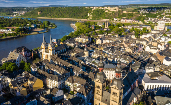 Aerial view of Koblenz Altstadt with Liebfrauenkirche, Florinskirche, Altes Kauf- & Danzhaus, Basilika St. Kastor, Festung Ehrenbreitstein, Moselle, Rhine and Deutsches Eck ©Koblenz-Touristik GmbH, Dominik Ketz