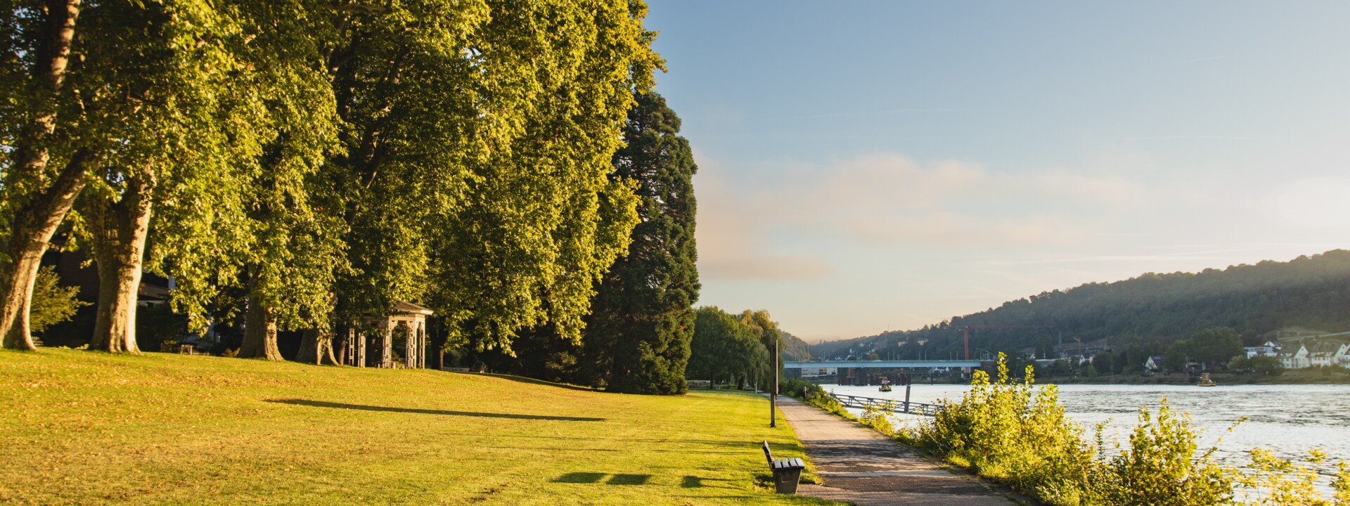 Rheinpromenade Koblenz am Abendlicht &copy; Johannes Bruchhof