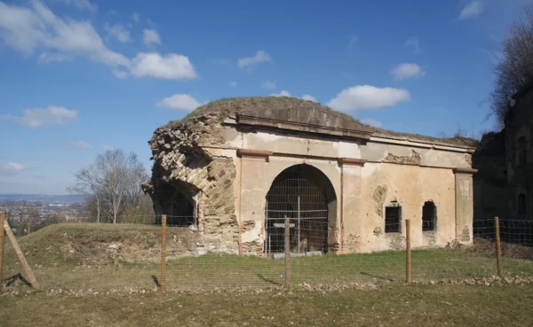 Fort Asterstein – Hofseite des Torgebäudes © Stadt Koblenz – UDB