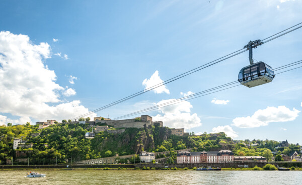 © Koblenz-Touristik GmbH, Dominik Ketz Seilbahn Koblenz mit Festung Ehrenbreitstein im Hintergrund © Koblenz-Touristik GmbH, Dominik Ketz