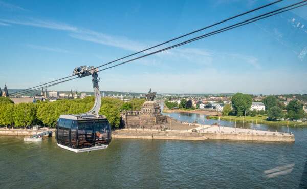 Panoramakabine der Seilbahn Koblenz mit dem Rhein, der Mosel und dem Deutschen Eck im Hintergrund ©Koblenz-Touristik GmbH, Dominik Ketz