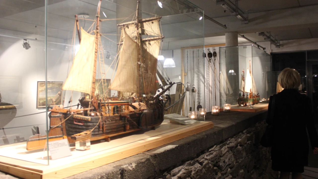 Ausstellung vom mittelalterlichen Schiff im Rhein-Museum