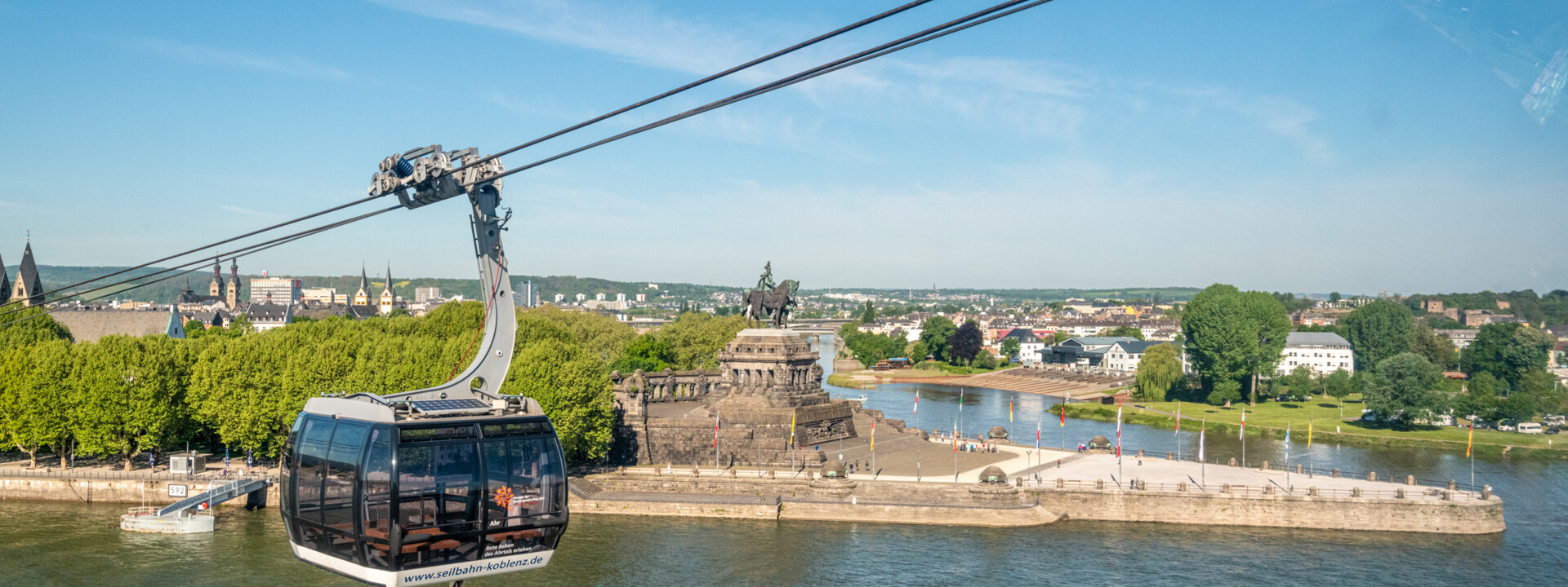 Panoramakabine der Seilbahn Koblenz mit dem Rhein, der Mosel und dem Deutschen Eck im Hintergrund ©Koblenz-Touristik GmbH, Dominik Ketz