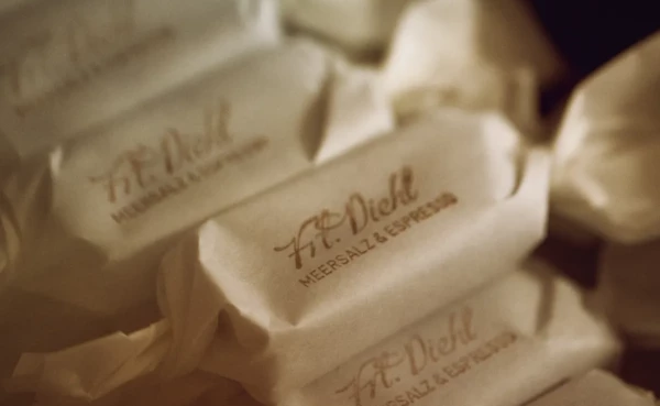 Verpacktes karamell von Fr&auml;ulein Diehl &copy; Philip Bruederle