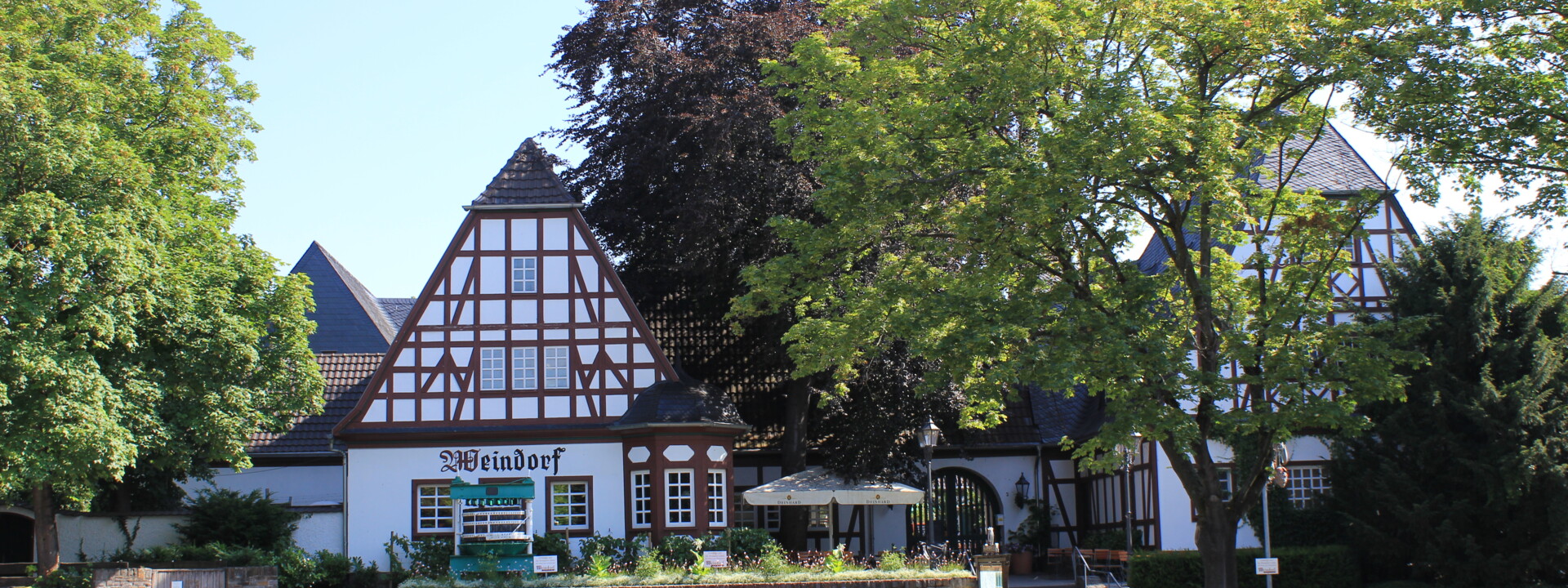 Das Weindorf in Koblenz gesehen vom Parkplatz ©Koblenz-Touristik GmbH