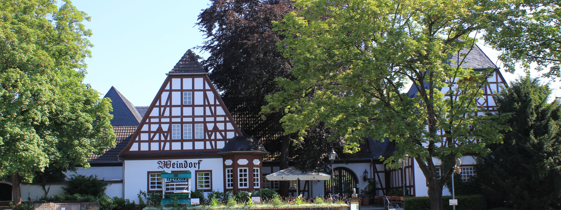 Das Weindorf in Koblenz gesehen vom Parkplatz ©Koblenz-Touristik GmbH Das Weindorf in Koblenz gesehen vom Parkplatz ©Koblenz-Touristik GmbH