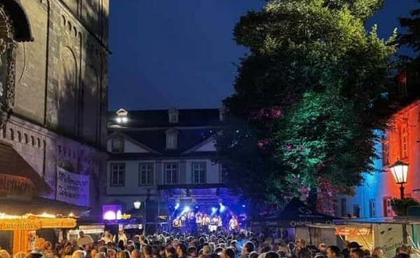 Altstadtfest an der Liebfrauenkirche Koblenz &copy; Koblenz-Touristik GmbH
