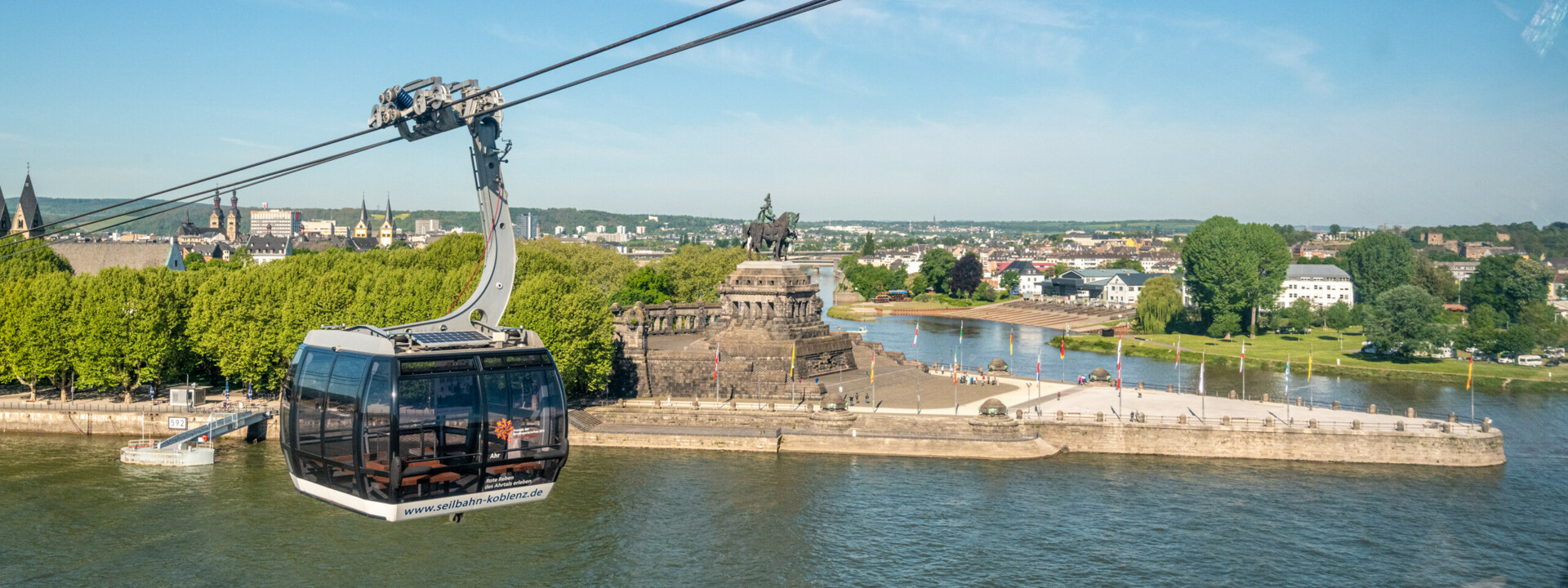 Panoramakabine der Seilbahn Koblenz mit dem Rhein, der Mosel und dem Deutschen Eck im Hintergrund ©Koblenz-Touristik GmbH, Dominik Ketz