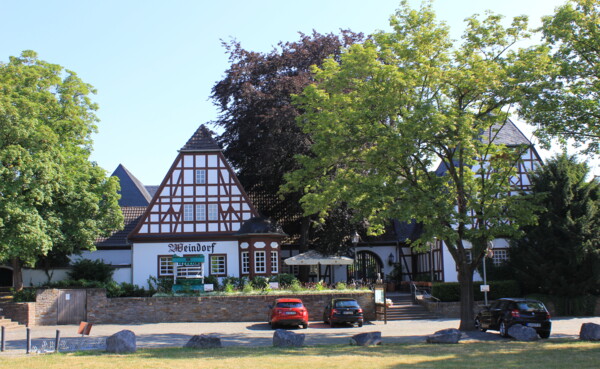 Das Weindorf in Koblenz gesehen vom Parkplatz ©Koblenz-Touristik GmbH Das Weindorf in Koblenz gesehen vom Parkplatz ©Koblenz-Touristik GmbH