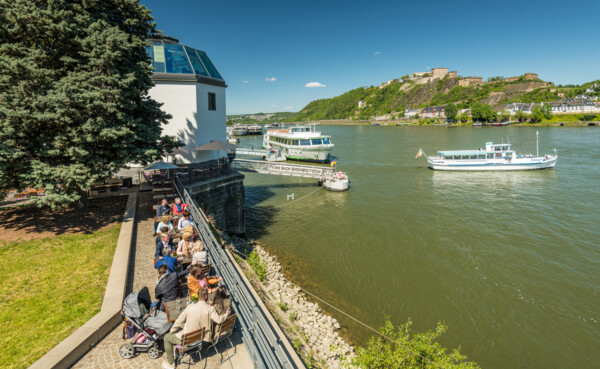 Ship in front of the Festung Ehrenbreitstein ©Koblenz-Touristik GmbH, Dominik Ketz