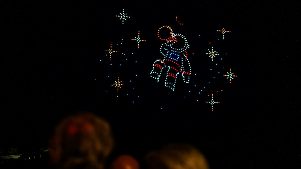 drohnenshow-astronaut--rhein-in-flammen-2026-koblenz.jpg © Koblenz-Touristik, JANKO.MEDIA Drohnenshow zu Rhein in Flammen® 2026 in Koblenz. Motiv: Die Astronauten-Szene © Koblenz-Touristik, JANKO.MEDIA
