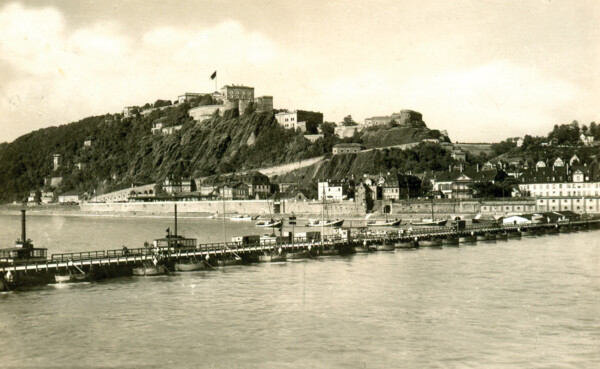 Festung Ehrenbreitstein mit Schiffbrücke in den 1930er © Koblenz-Touristik GmbH