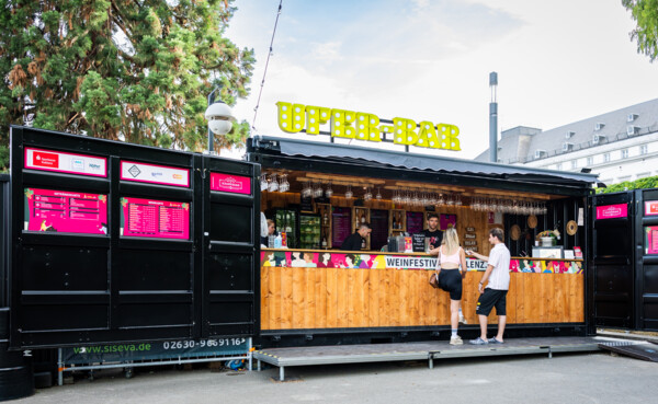 Ufer-Bar an den Schlossstufen Koblenz  © Koblenz-Touristik GmbH, Kai Myller