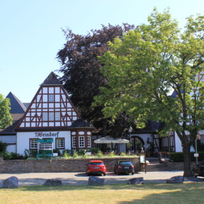 Das Weindorf in Koblenz gesehen vom Parkplatz © Koblenz-Touristik GmbH